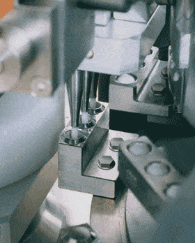 Dosator filling capsules with powder